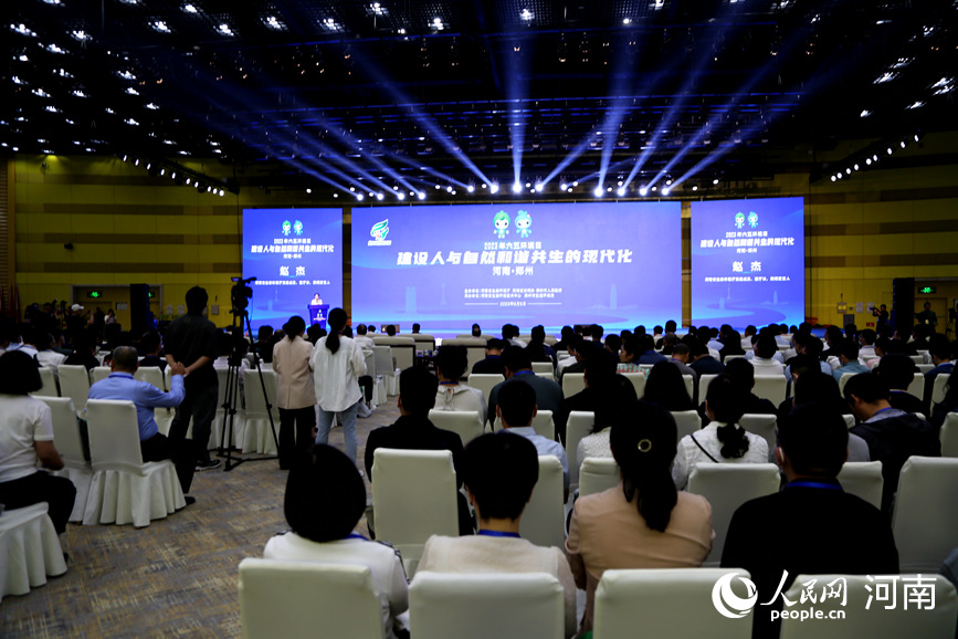 六五環(huán)境日河南主場(chǎng)活動(dòng)現(xiàn)場(chǎng)。人民網(wǎng) 于思遠(yuǎn)攝